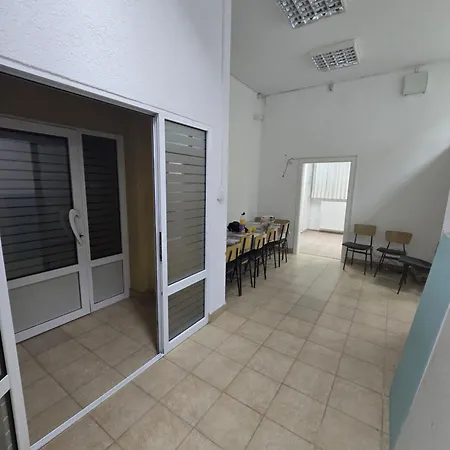 Smestaj Za Radnike Stadion Lagator