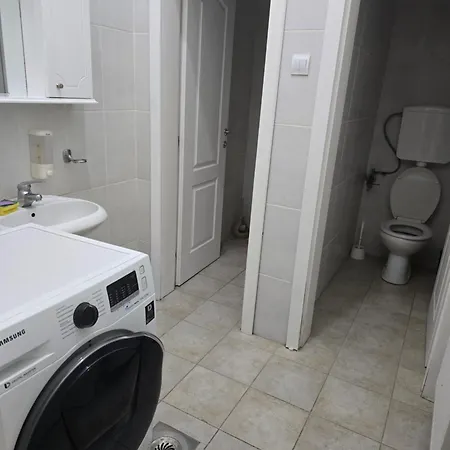 Smestaj Za Radnike Stadion Lagator Lejlighed